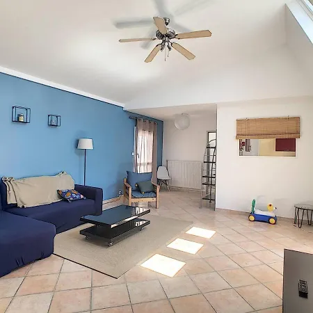 Hébergement de vacances Grande Maison Familiale Avec Jardin - 8 Pers, 4 Chambres, La Rochelle - Fr-1-710-4